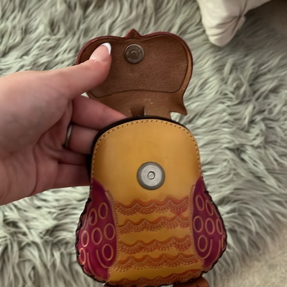 Owl pocketed wristlet - Picture 3 of 5